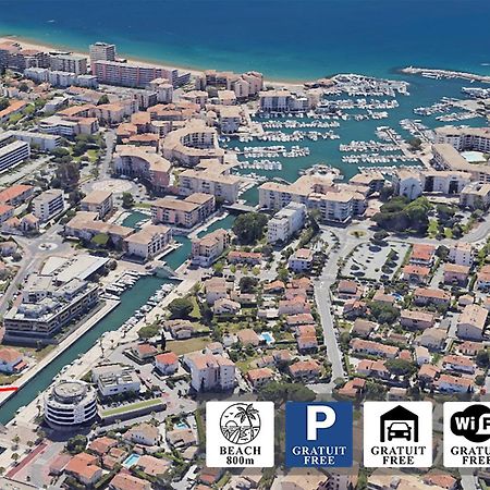 Chic Appart Du Port Frejus Exterior photo